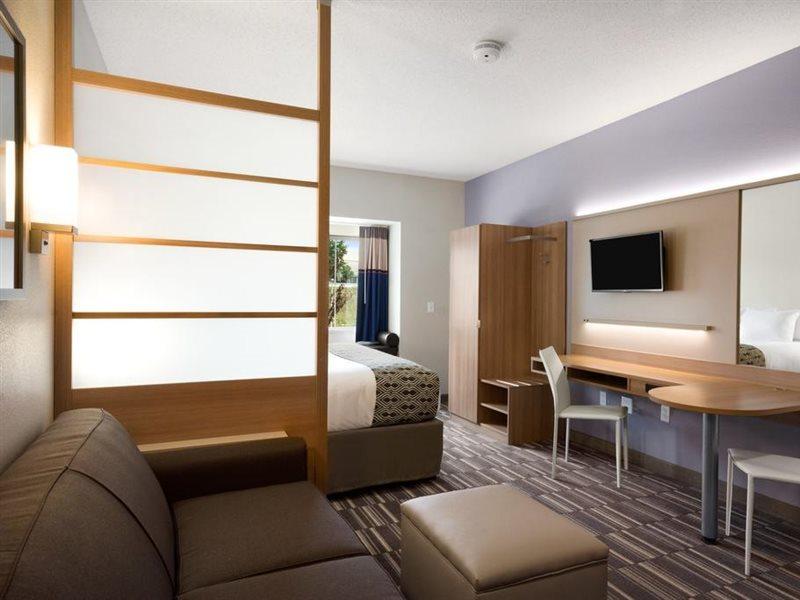 Microtel Inn & Suites By Wyndham Lynchburg Bagian luar foto