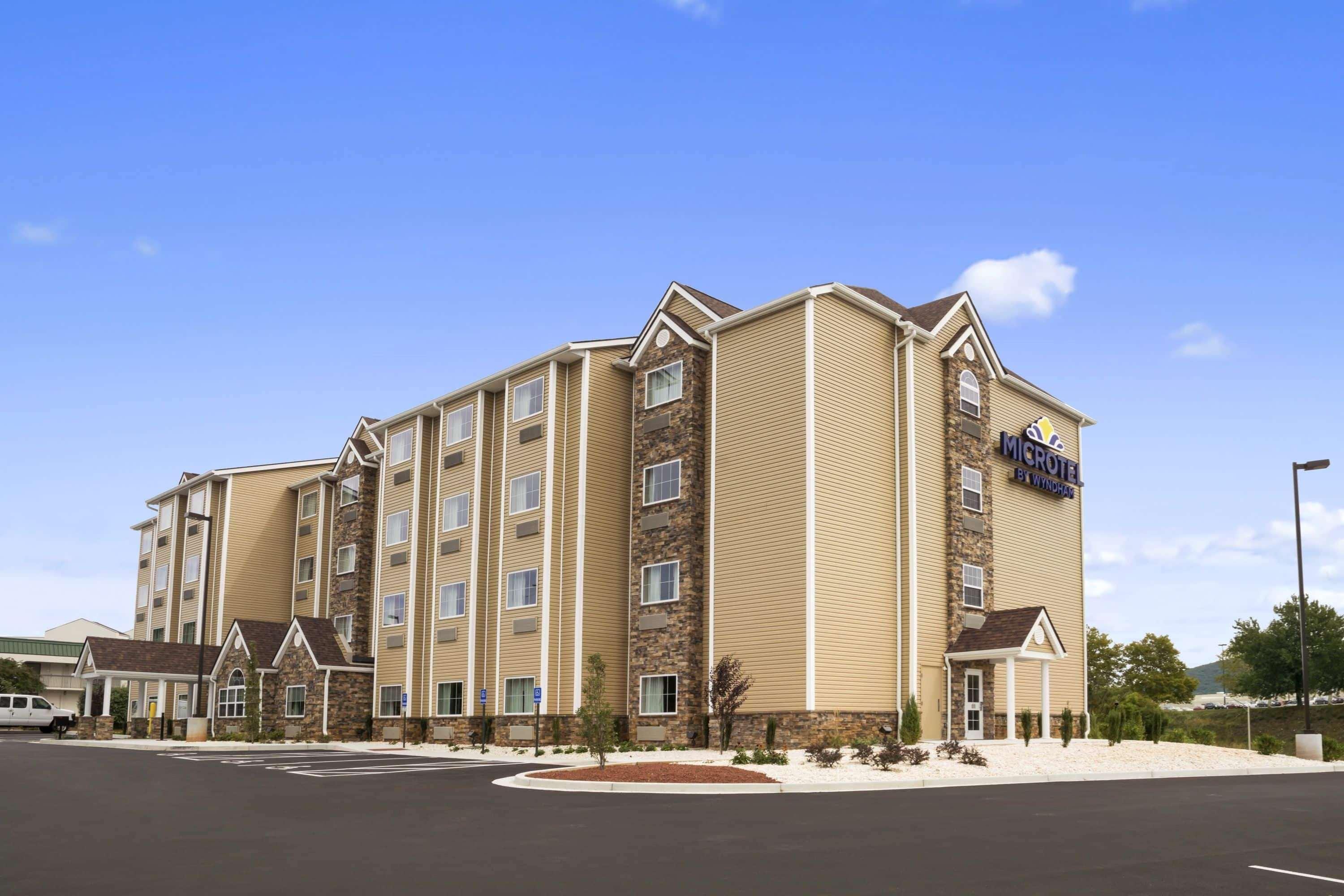 Microtel Inn & Suites By Wyndham Lynchburg Bagian luar foto